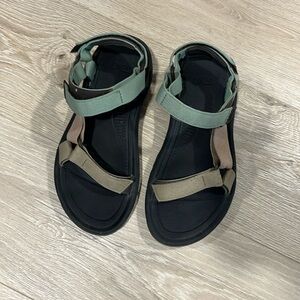 Teva hurricane XLT2 sandals EUC